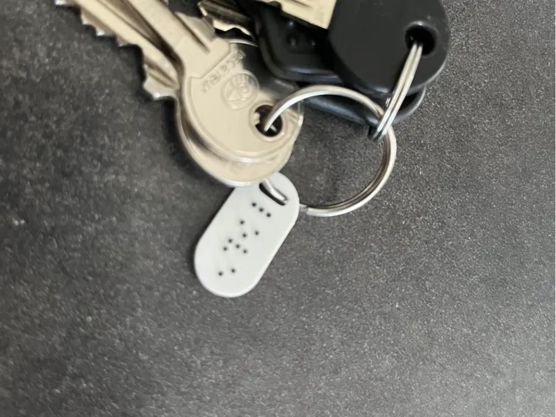 Porte-clés Braille personnalisable